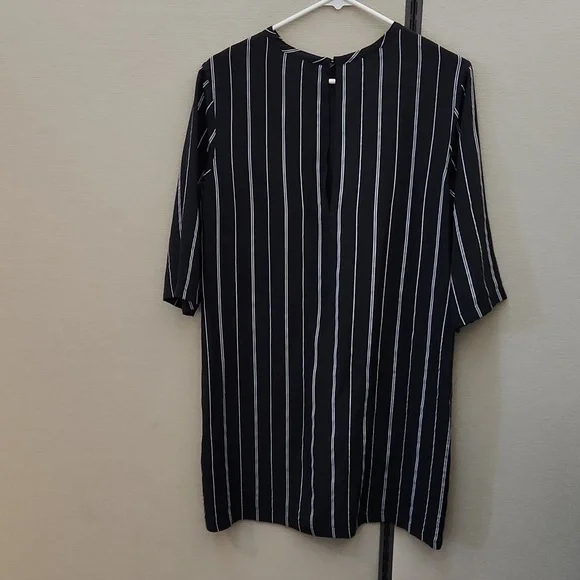 Equipment Femme Aubrey Dress Size Medium - Picture 9 of 17